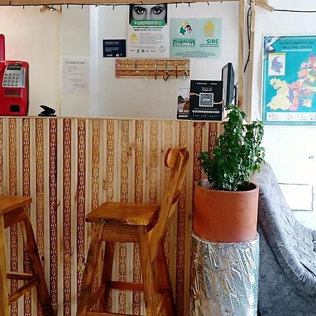 Casa Amarilla Hostel - Cali Eksteriør bilde