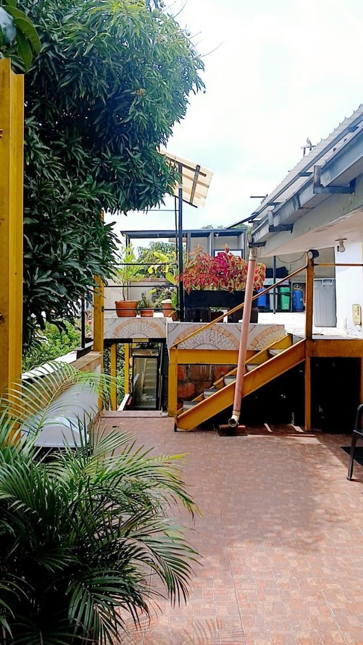 Casa Amarilla Hostel - Cali Eksteriør bilde